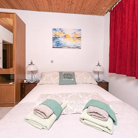 Guest house Jakirusa