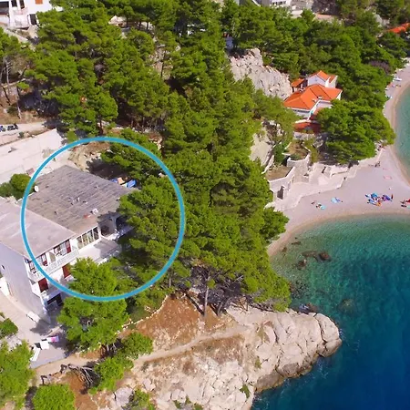 بيت ضيافة Jakirusa 3*