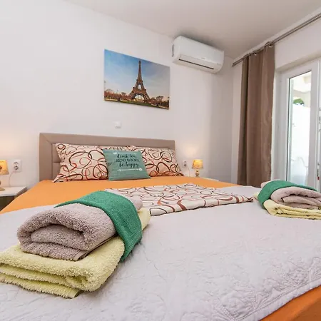 بيت ضيافة Jakirusa 3*