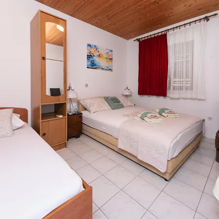 Jakirusa بيت ضيافة